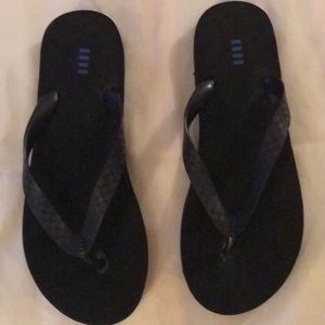 Lands End Navy Blue Flip Flops Thongs NWT